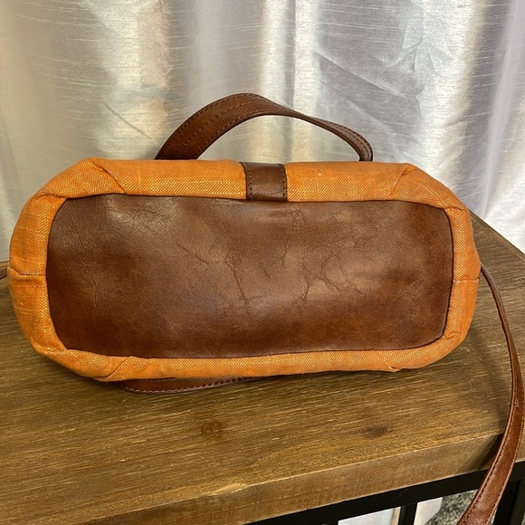 Relativity Linen Metallic Orange Shoulder Hand Bag - Picture 4 of 10